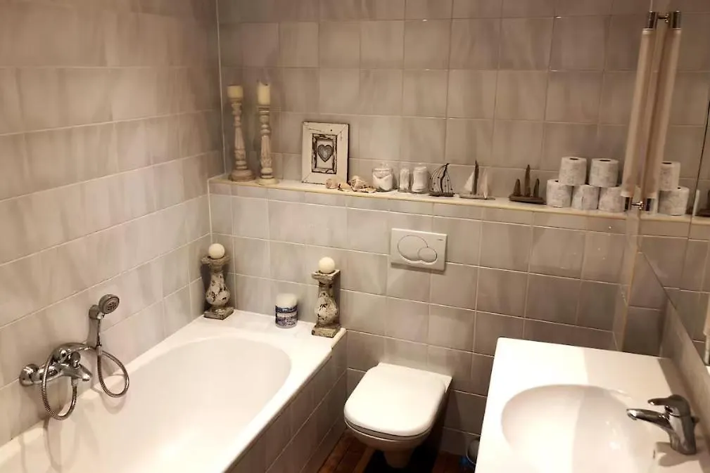 Stylish & Spacious Flat Viewing The Lovely Mas Antwerp Apartment